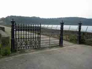 Gate Photo